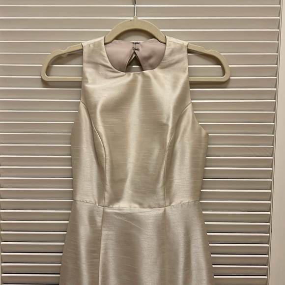 Alfred Sung Formal Trumpet Gown / Dress Sleeveless Back Bow in Champagne, Size 0 - Picture 5 of 17